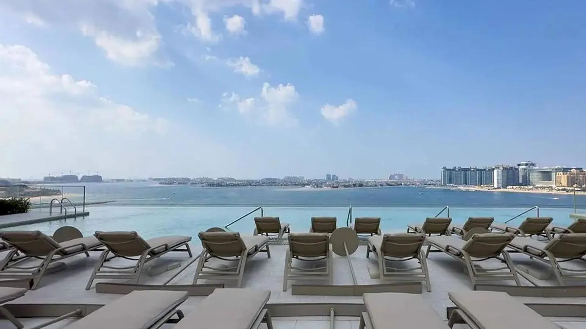 Elite Lux Holiday Homes - Beachfront 1Br Oasis Stunning Views By Elie Saab Dubai Apartment